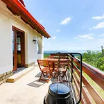Kisleshegy Vendeghaz * Balatonudvari