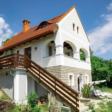 Villa Kisleshegy Balatonudvari