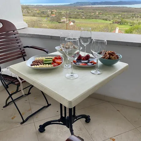 Kisleshegy Vendeghaz Villa Balatonudvari