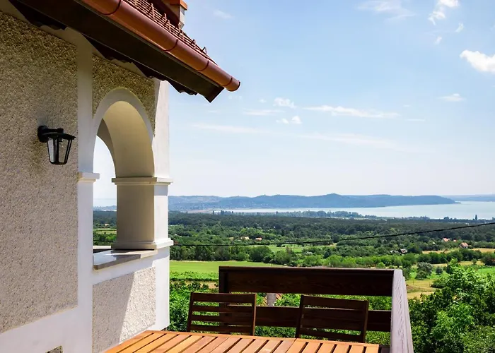 Kisleshegy Vendeghaz * בלטונודבארי