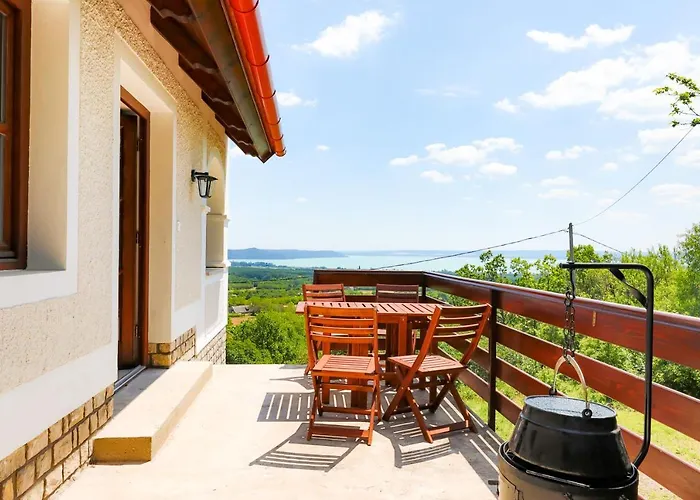 Kisleshegy Vendeghaz * בלטונודבארי