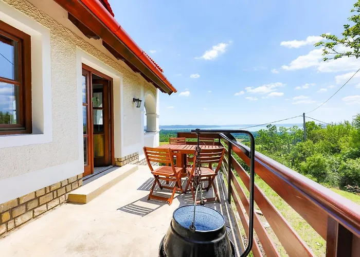 Kisleshegy Vendeghaz * בלטונודבארי