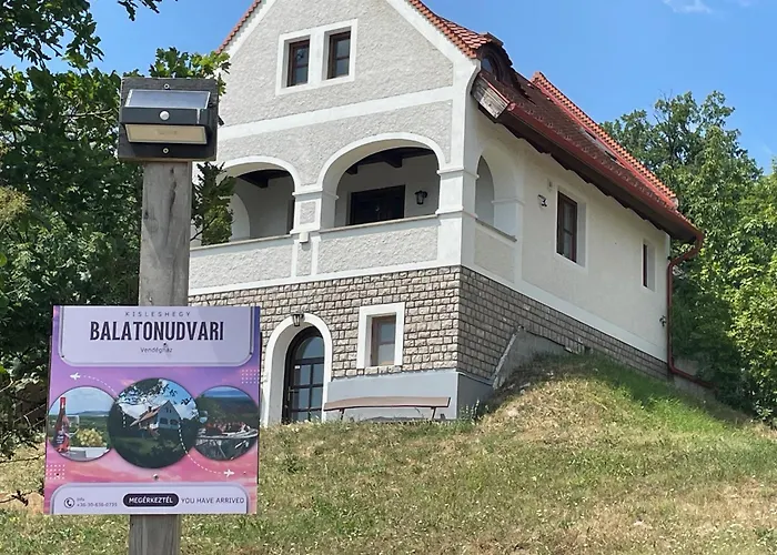 וילה Kisleshegy Vendeghaz *